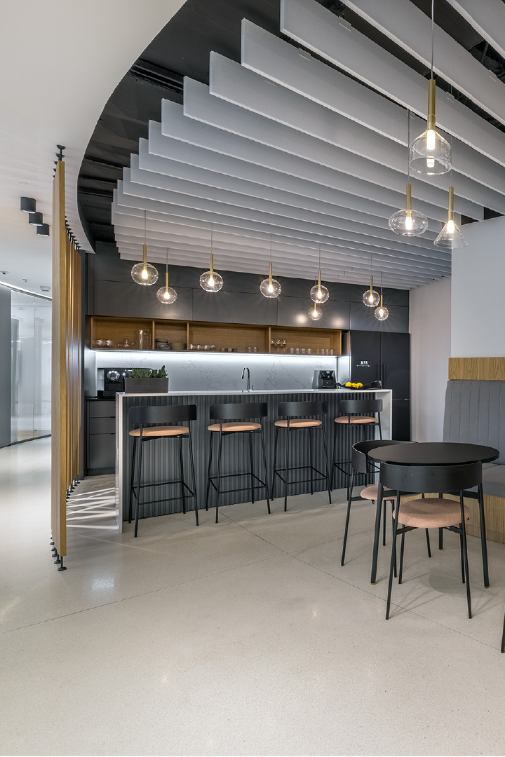 -נוי-18-2-aspect-ratio-1280-1920